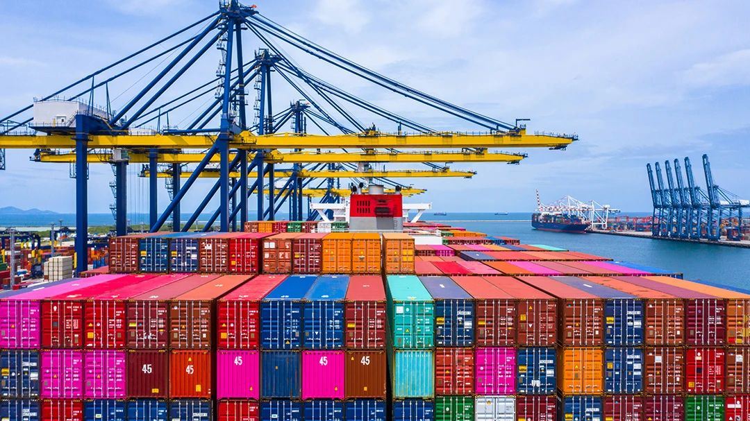 container at port container at port